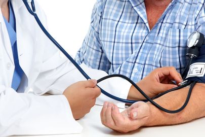 Tichý zabiják: Obvyklé příčiny vysokého krevního tlaku